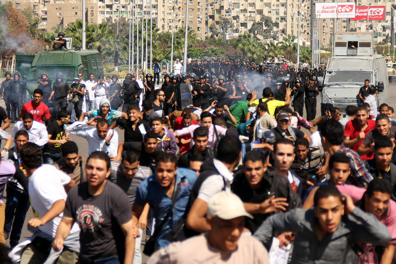 Students from the Al-Azhar University clashed today outside the University campus, in Cairo, after staging a anti-military protest. At Cairo University Morsi and Anti-Morsi supporters also scuffled.