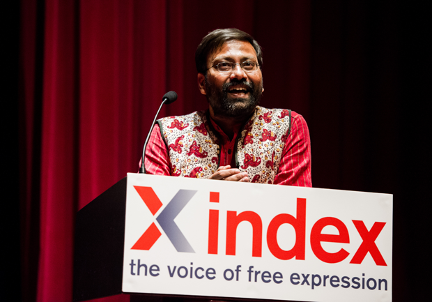 Shubhranshu Choudhary accepting his award (Photo: Alex Brenner for Index on Censorship)