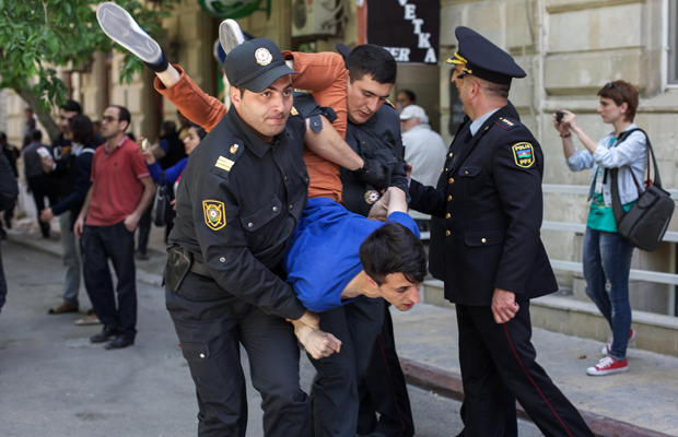 Campaigners outside the Baku court where members of N!DA were being sentenced (Photo: © Jahangir Yusif)