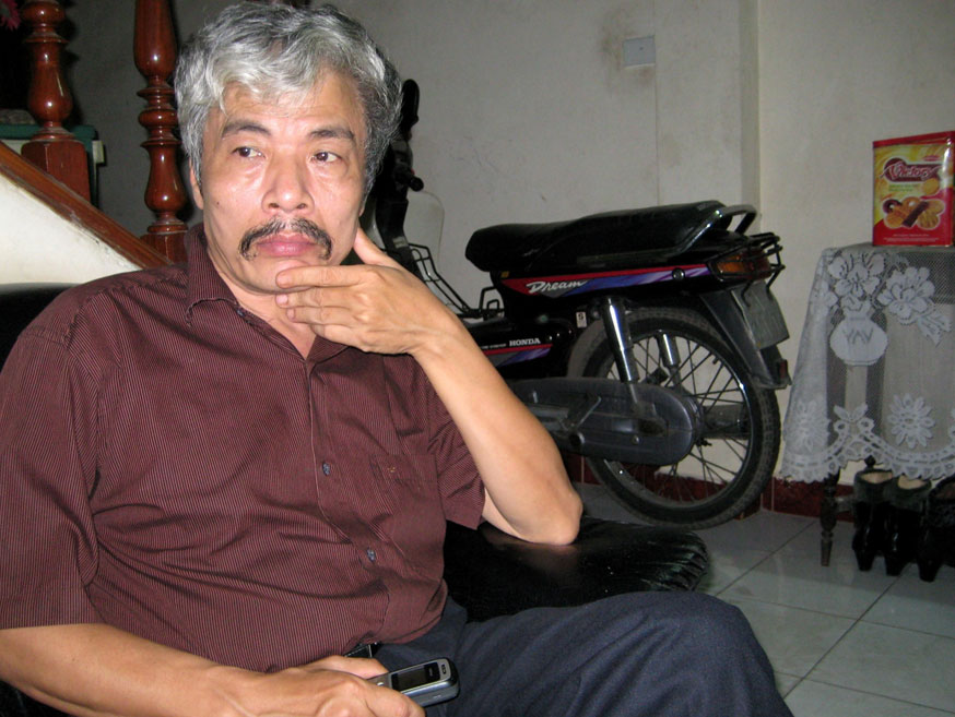 Bao Ninh at his house in Hanoi (Photo: Thomas Bass)