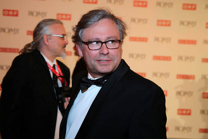 Austria: Political change puts pressure on independence of public broadcaster