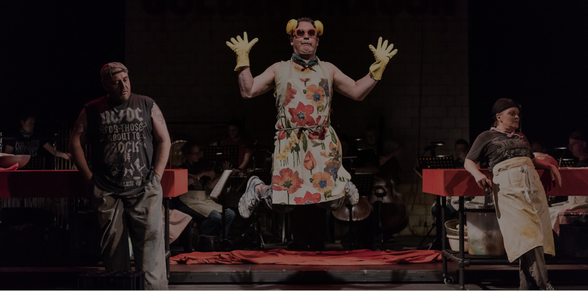 Music Theatre Wales / The Golden Dragon
