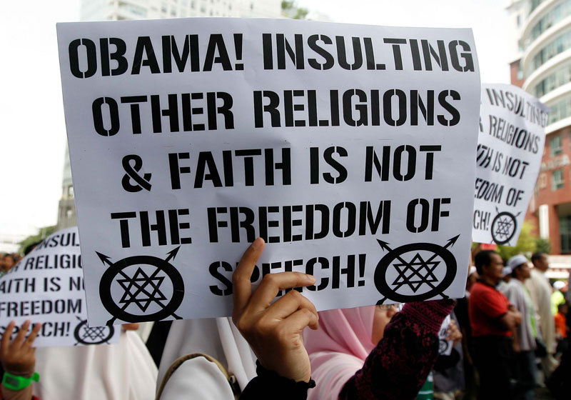 1465341 Muslims gathered in Malaysia's capital to protest against the controversial Innocence of Muslims film