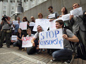 Ukrainian journalists rally in Kiev to support journalists. (Photo: ukrafoto ukrainian news / Demotix)