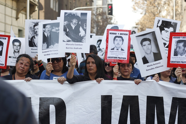 A march organized by the National Assembly of Human Rights in Santiago to mark the 40th anniversary of a military coup that ousted President Salvador Allende ended in violence and clashes with police. (Photo: Mario Tellez / Demotix)