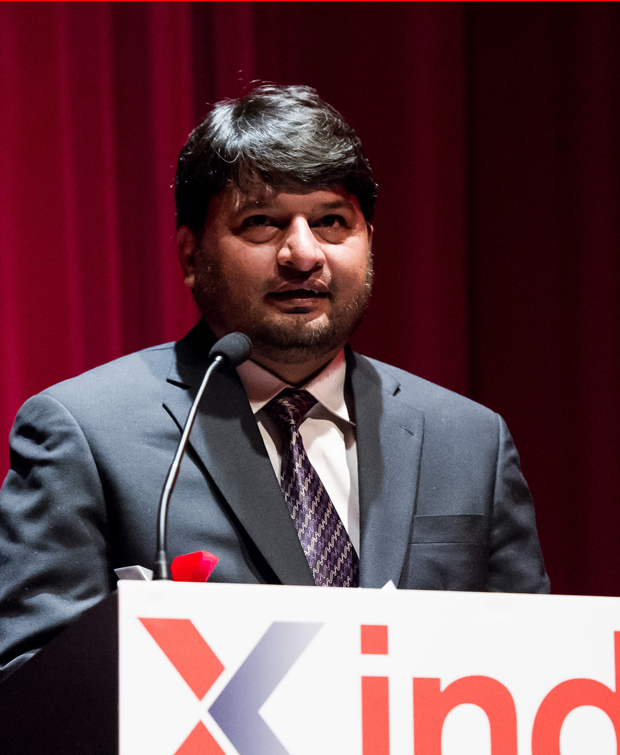 Shahzad Ahmad accepting his award (Photo: Alex Brenner for Index on Censorship)
