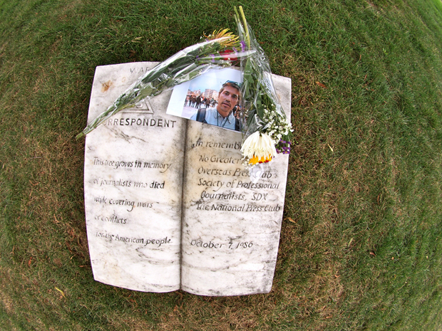 Tributes to James Foley were placed at base of tree dedicated as War Correspondents Memorial in Arlington National Cemetery (Photo: Cynthia Rucker/Demotix)