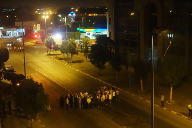 Police blocked access to the concert venue by closing down the streets around it. (Photos: Mari Shibata for Index on Censorship)