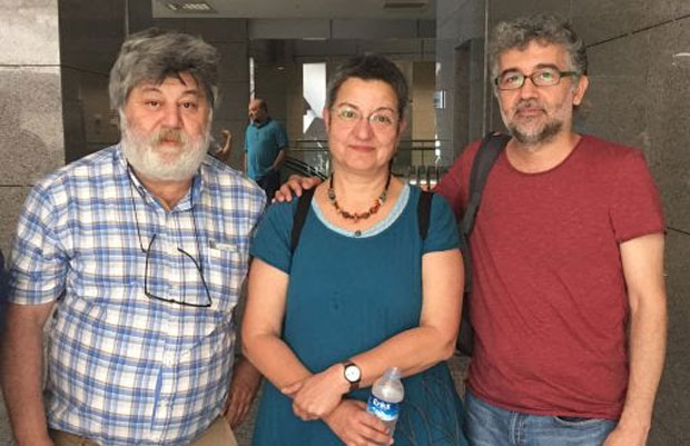 From left, Ahmet Nesin (journalist and author), Şebnem Korur Fincancı (President of Turkey Human Rights Foundation) and Erol Önderoğlu (journalist at Bianet and RSF Turkey correspondent). (Photo: © Bianet)