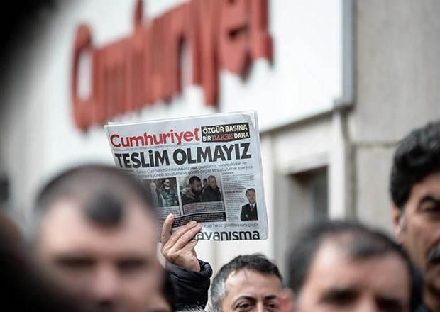 Turkey: International coalition slams Cumhuriyet arrests and media closures