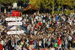 Crowds gather outside the Frankfurt Book Fair, the world’s largest book trade-fair, Marc Jacquemin/Frankfurt Book Fair