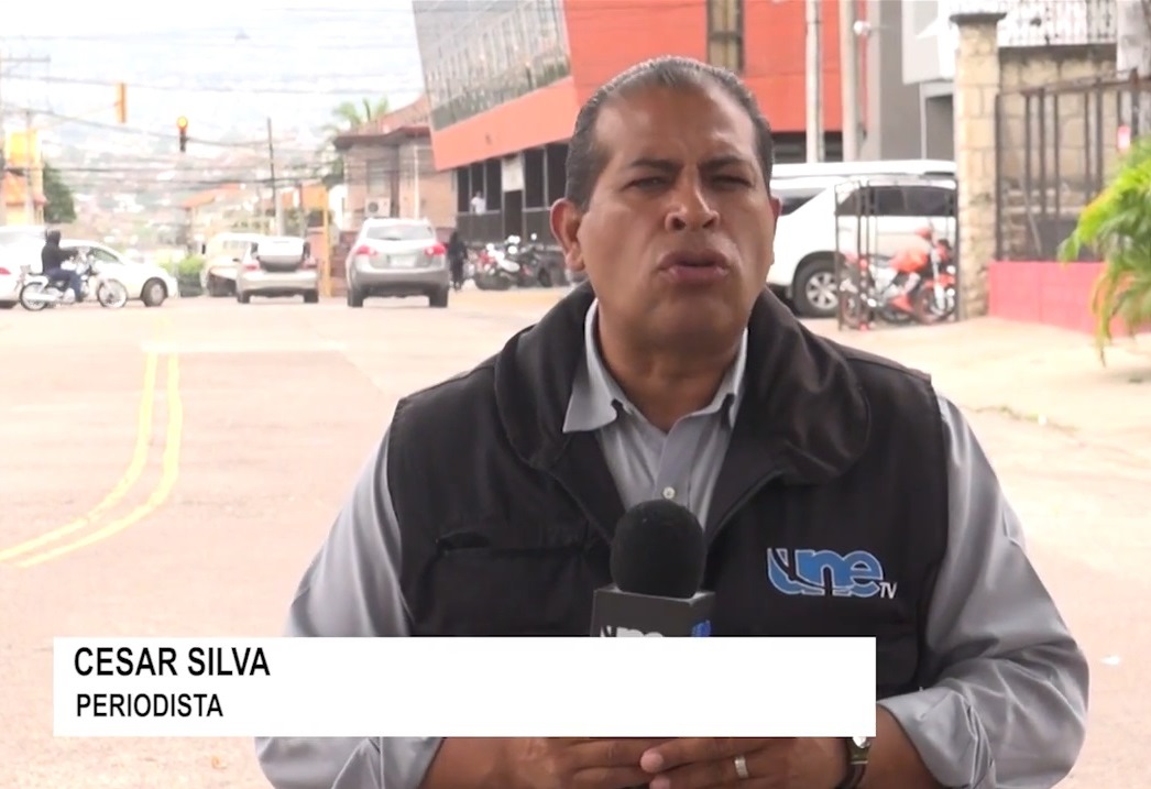 Honduran television reporter César Omar Silva was the victim of an attempted on-air stabbing in February 2018.