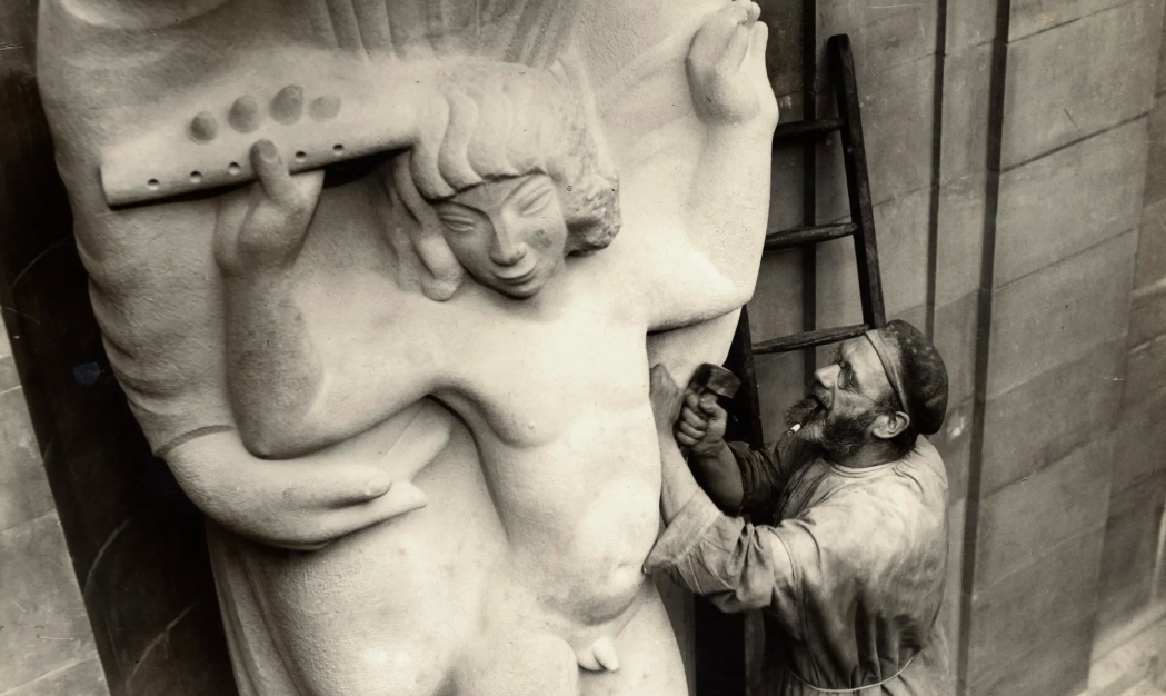 Artist Eric Gill (Photo: BBC/Corbis)