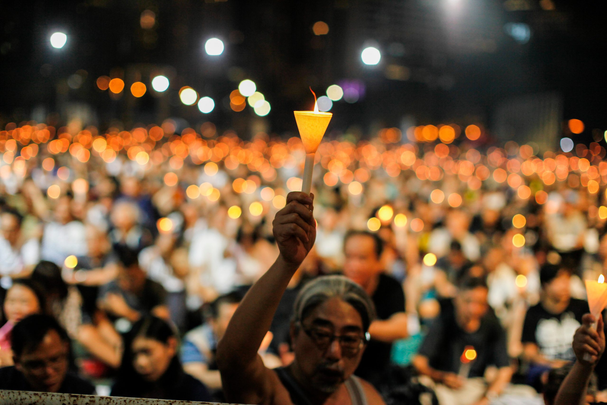 Tiananmen candlelights a sight too beautiful to last