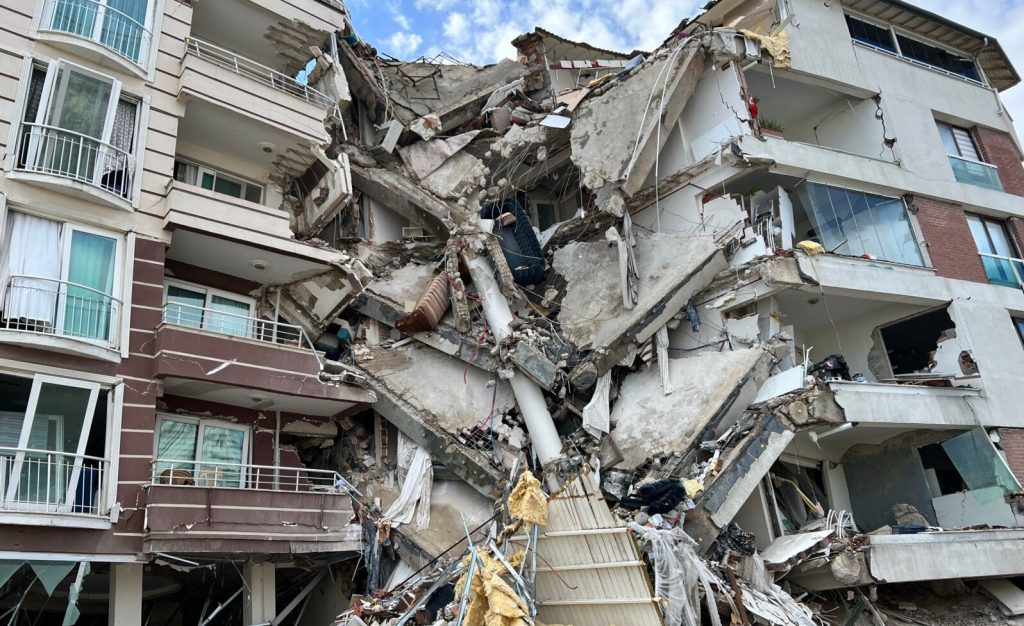 Criticism of the Turkish government in the wake of this week's deadly earthquakes led to the blocking of the social media platform